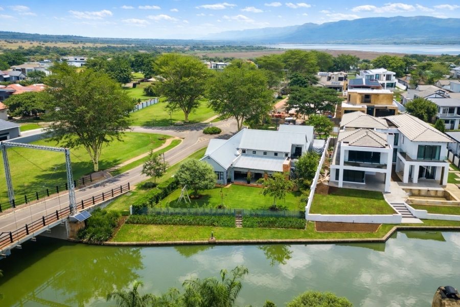 6 Bedroom Property for Sale in The Islands Estates North West